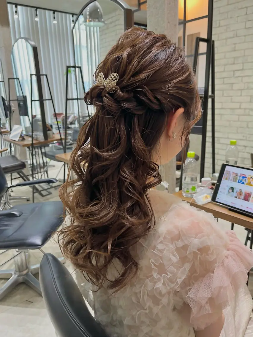 ヘアアレンジ ハーフアップ ヘアセット 🌈外国風ハイライト こうたろうのヘアスタイル