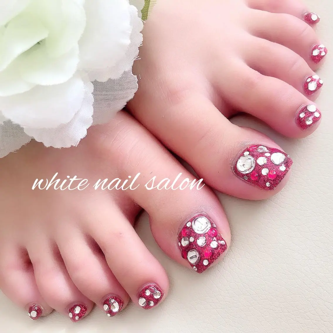 ネイル ジェルネイル ハードジェル 持ち込み ソフトジェル フットネイル white nail salonのネイルデザイン