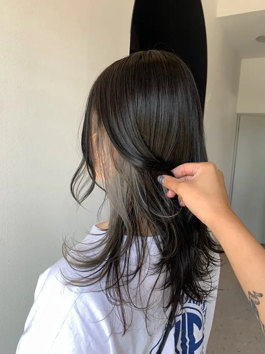 セミロング カラー カット ヘアカラー トリートメント SHIINA シイナのヘアスタイル