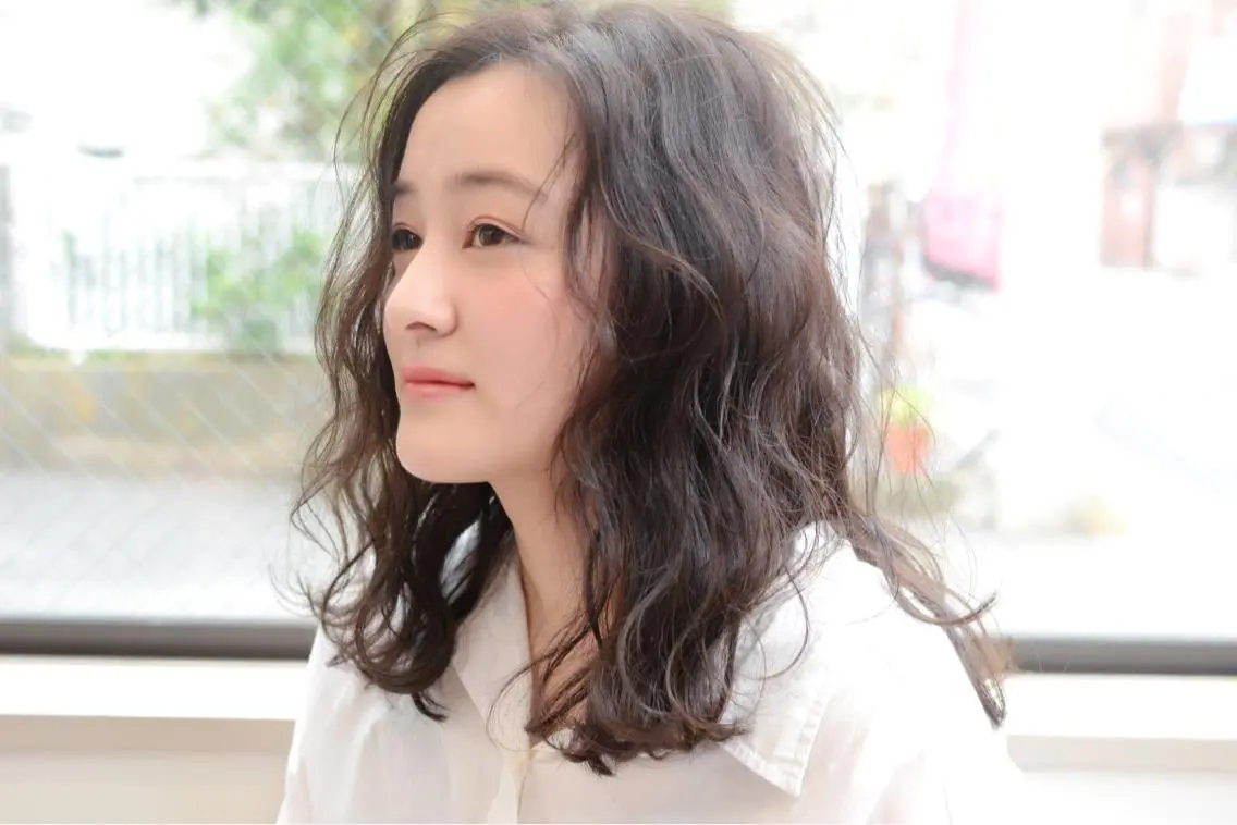 セミロング カラー ヘアアレンジ グレージュ 榎園 由美のヘアスタイル