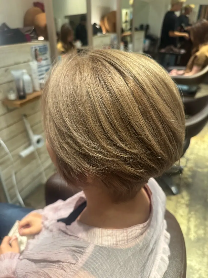 ショート ヘアカラー トリートメント 岸本 一誠のヘアスタイル