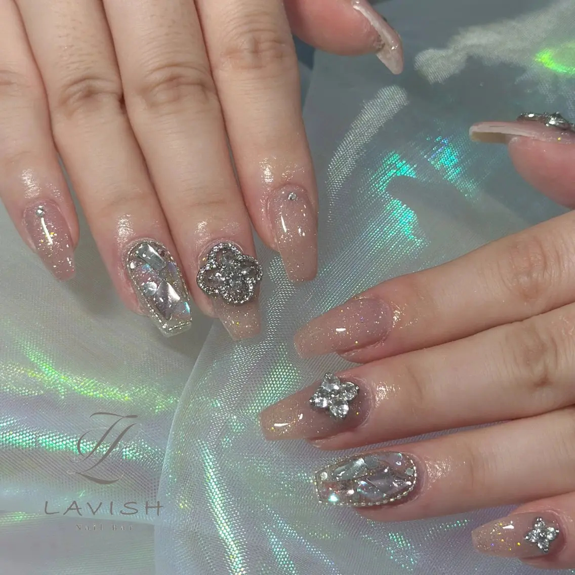 ネイル ハンドネイル フットネイル LAVISH nanamiのネイルデザイン