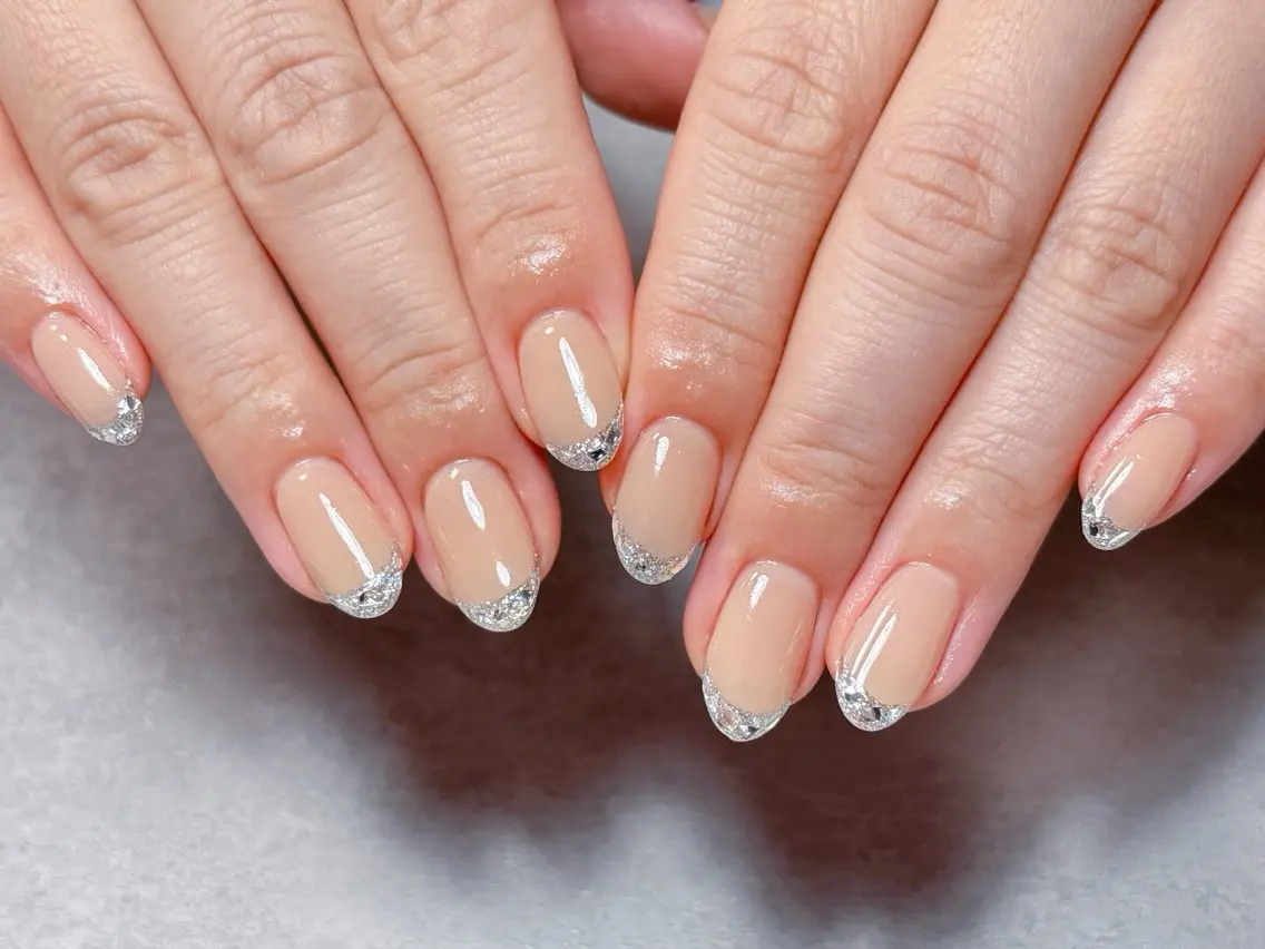 ネイル フレンチネイル ガラスフレンチ 韓国ネイル マグネットネイル 夏ネイル ハンドネイル ハンドケア 💫ゆか_ Nailartistのネイルデザイン