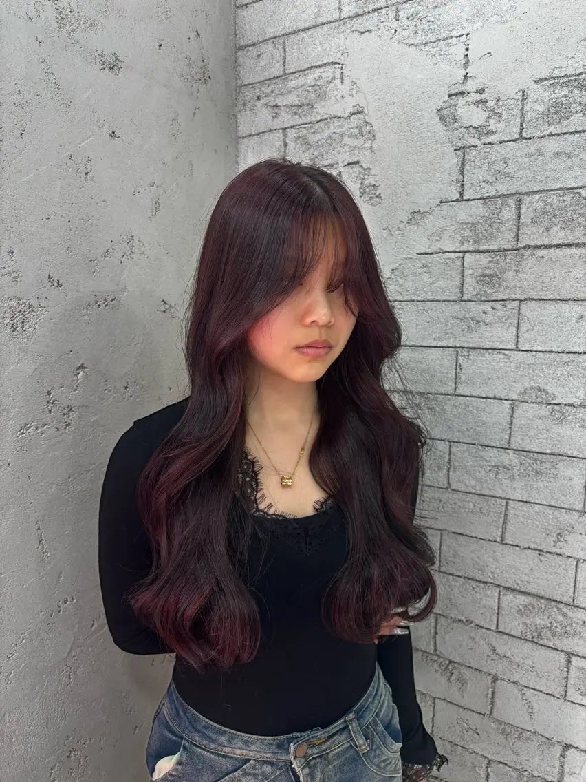 ロング カラー ブリーチ ブリーチなしカラー レッドカラー 韓国レイヤーカット/ 🩶HARUKA🩶のヘアスタイル