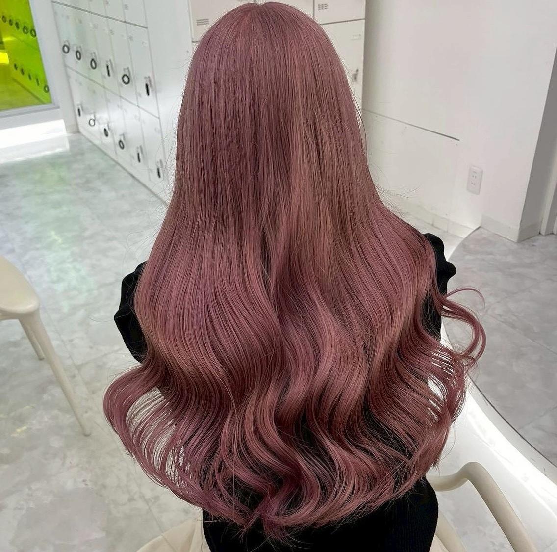 カラー ナチュラルベージュ 🪞うる艶/表参道のヘアスタイル