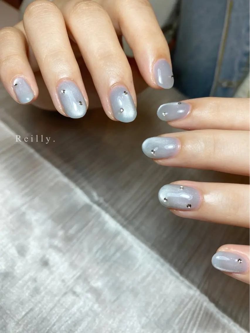 ネイル フラッシュネイル フレンチネイル ジェルネイル グラデーション ラメ(グリッター) ハンドネイル ハンドケア Marina 《REILLY.》のネイルデザイン