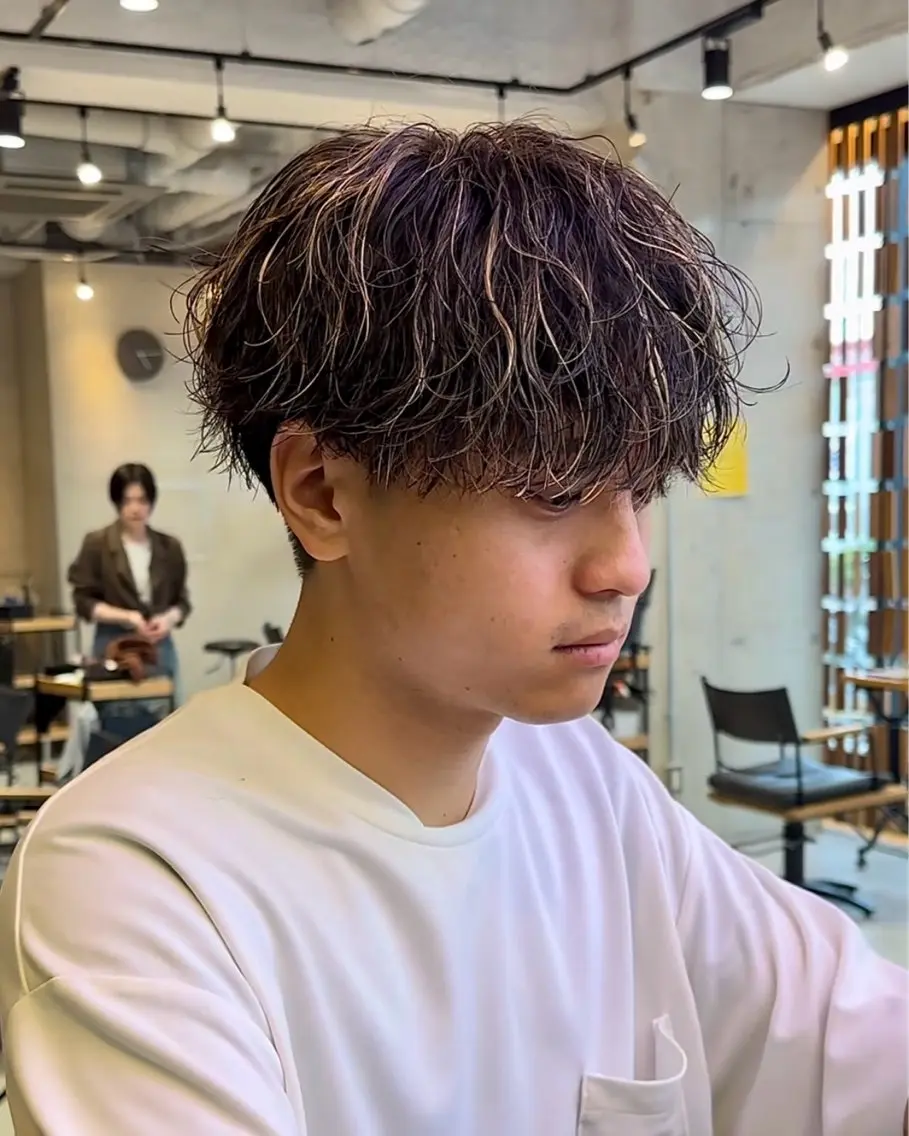 【ご新規限定クーポン】メンズカット&パーマ&ハイライト&保湿TRの写真