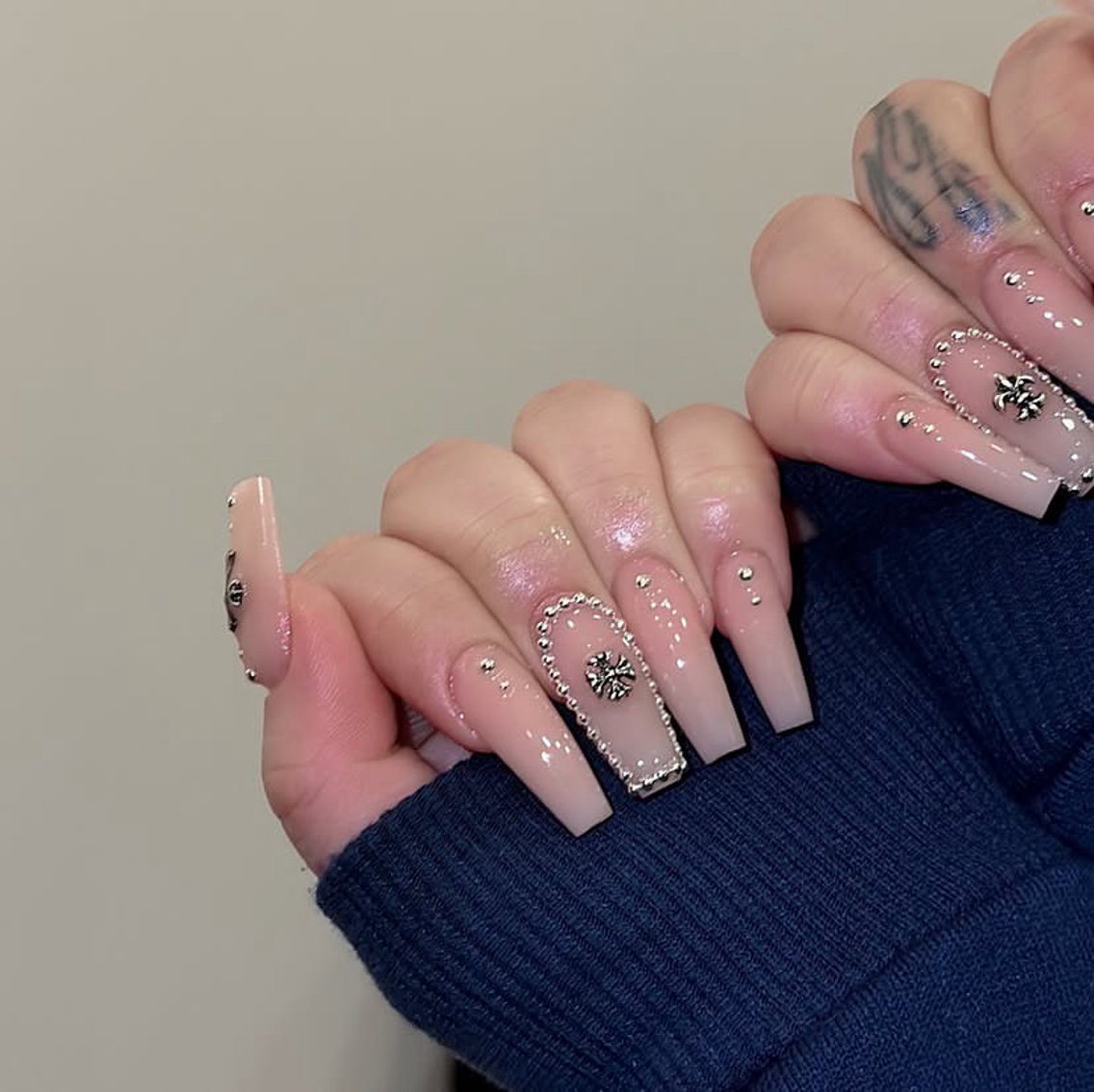 ネイル アートネイル フレンチネイル ジェルネイル キラキラネイル 韓国ネイル ハンドネイル ICE Nailsのネイルデザイン