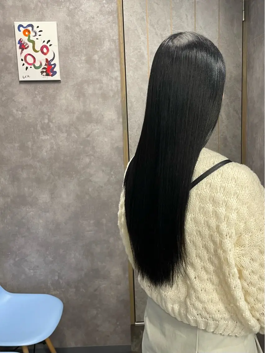ロング カラー 黒髪 ブルーカラー ブルーブラック 高橋 くるみのヘアスタイル