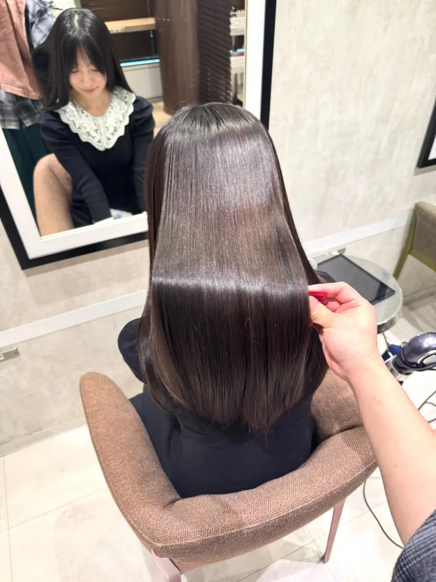 美髪矯正+トリートメントの写真