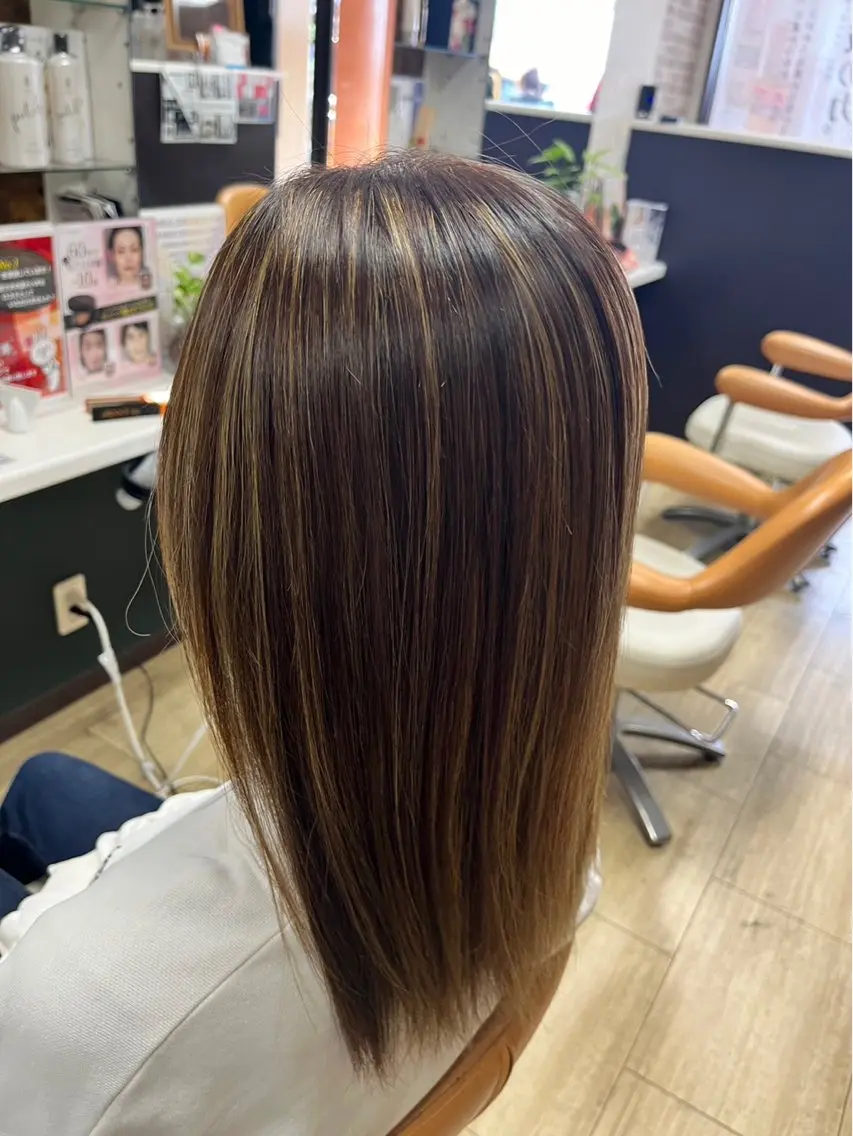 ミディアム カラー ハイライトカラー ハイライト ヘアカラー 徳留 もも花のヘアスタイル