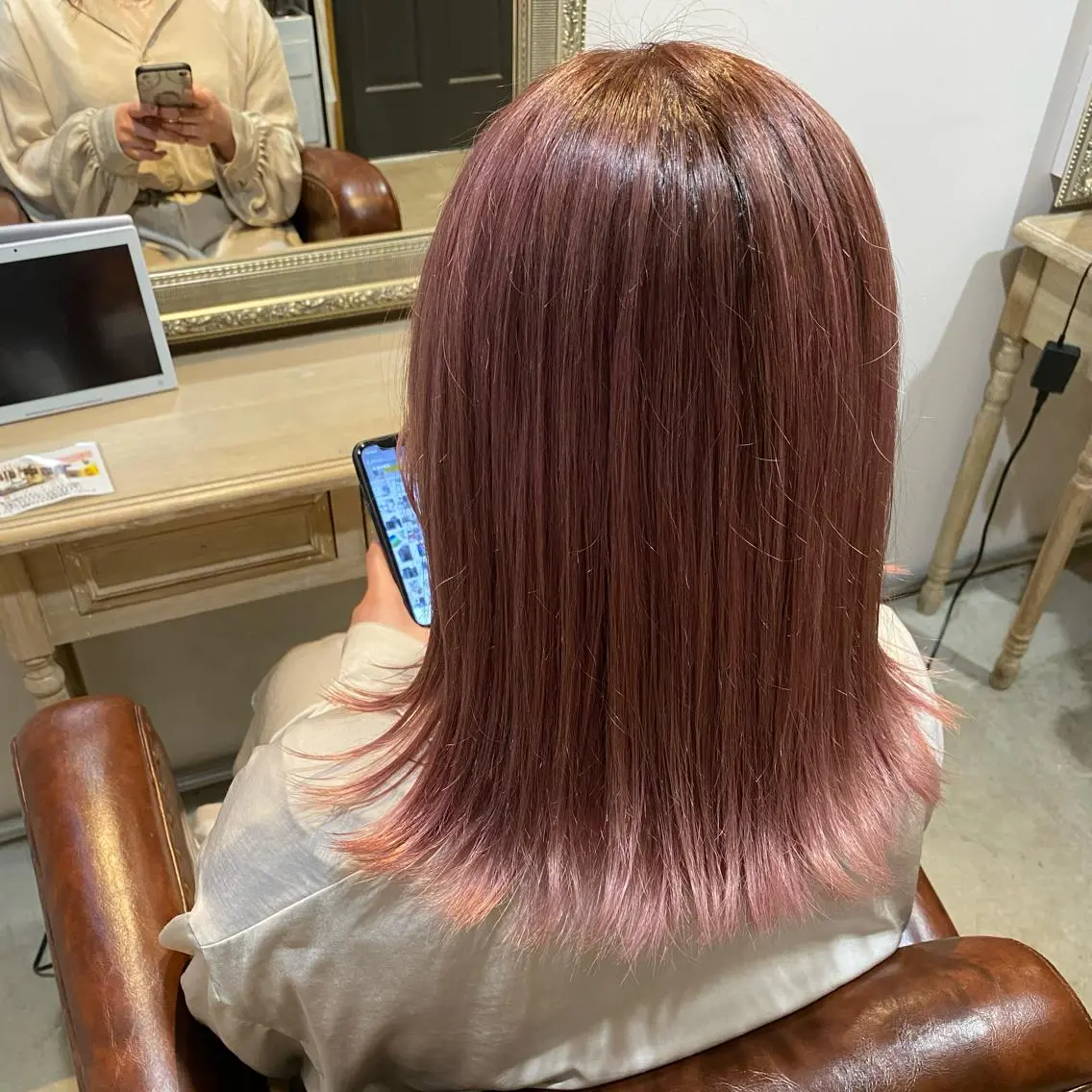 ミディアム カラー ピンクカラー ヘアカラー ベージュ/オリーブ/ miyabiのヘアスタイル