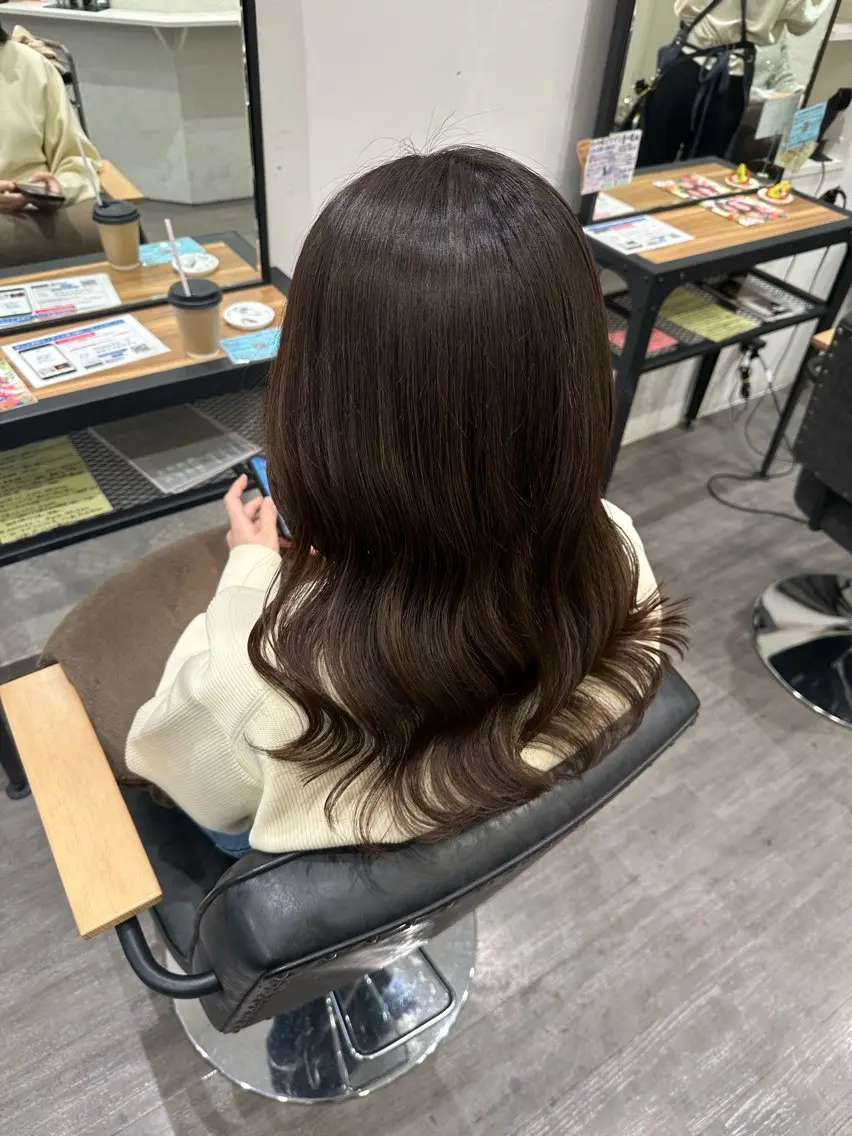 セミロング カラー アッシュ オリーブアッシュ ヘアカラー トリートメント 艶髪レイヤー上田 紗也🇰🇷💗のヘアスタイル
