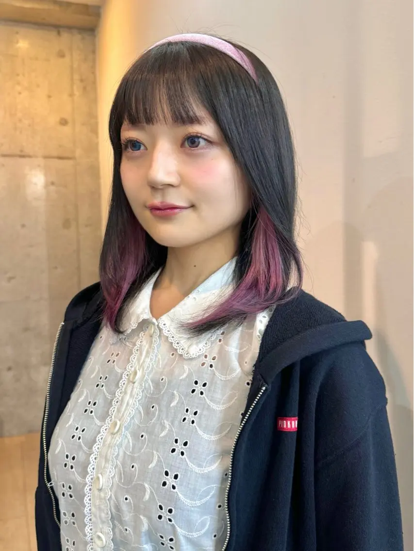 ミディアム カラー ラベンダーカラー ピンクカラー ピンクラベンダー ヘアカラー 切りっぱなしボブ/ ブリーチカラー/大塚のヘアスタイル