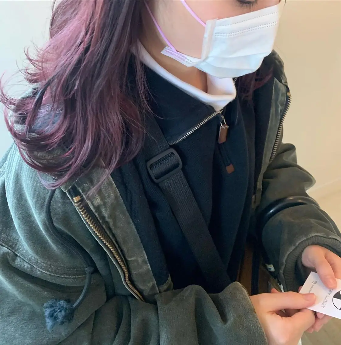 セミロング カラー 本間 結衣のヘアスタイル