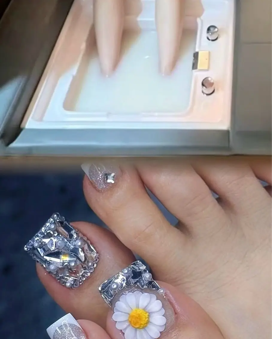 ネイル フレンチネイル ラメ(グリッター) ラメグラデーション マグネットネイル 持ち込み Unicorn Nail原宿表参道のネイルデザイン