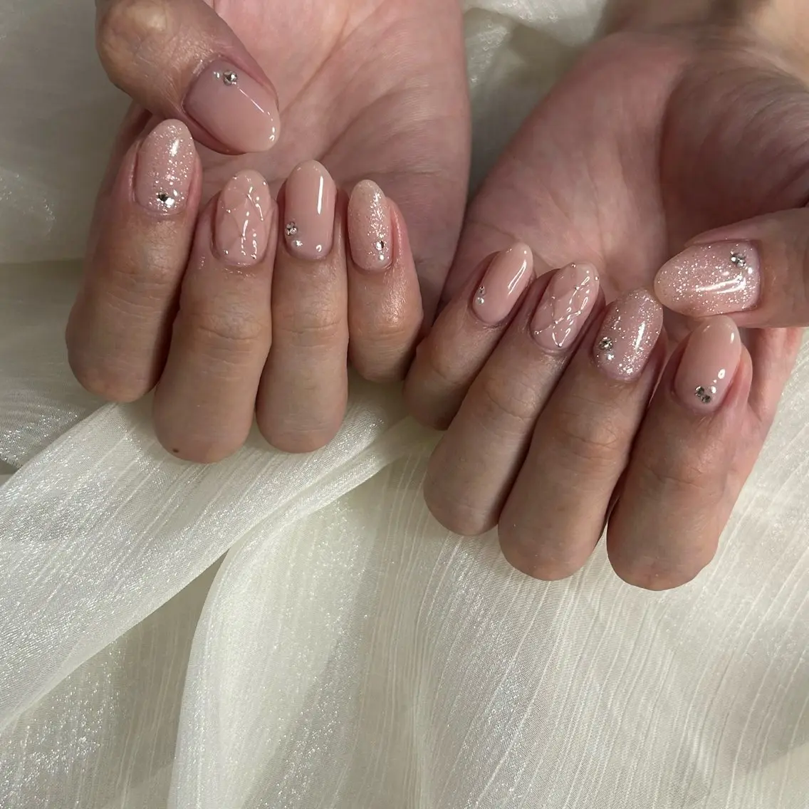 ネイル ハンドネイル 西岡 杏のネイルデザイン