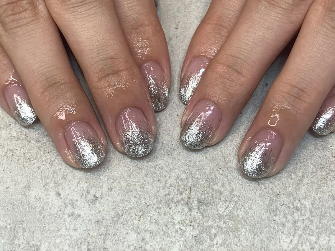 【ハンド・オフなし】ラメグラデーション🧡💅日時:9月5日、6日、8日、9日 11:30/15:00/16:30の写真