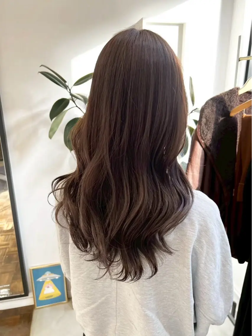 セミロング カラー 森 彩夏のヘアスタイル