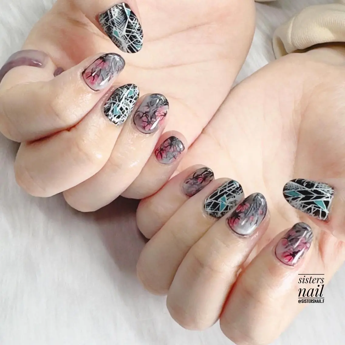 ネイル アートネイル ハロウィン ニュアンスネイル 冬ネイル sisters nail.fのネイルデザイン
