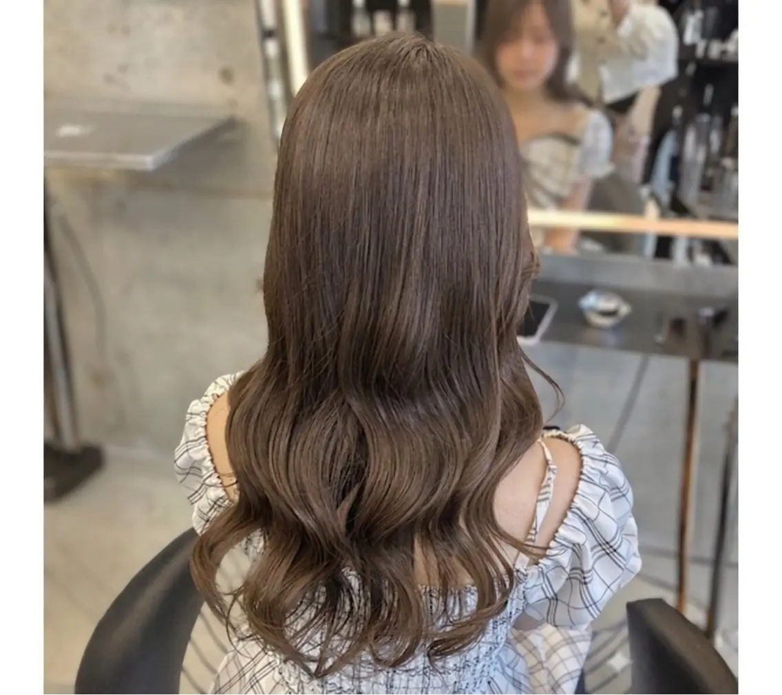 ロング シアーベージュ ヘアカラー トリートメント hikari/大名/ 暖色カラー/ブリーチのヘアスタイル
