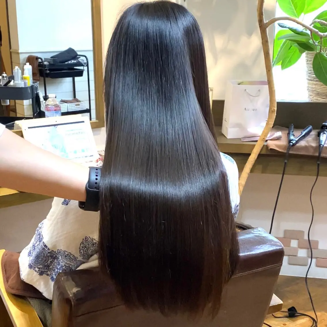 ⭐️美髪メニュー⭐️ 似合わせカット+透明感ケアカラー+髪質改善酸熱トリートメント(高濃度炭酸ケア+アルカリ除去付)の写真
