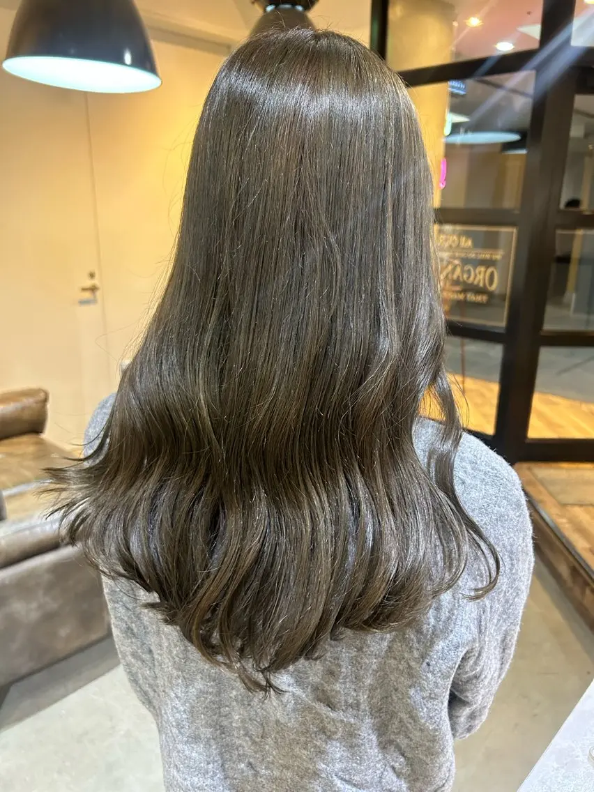 ロング カット ヘアカラー トリートメント 艶髪/髪質改善 yukaのヘアスタイル