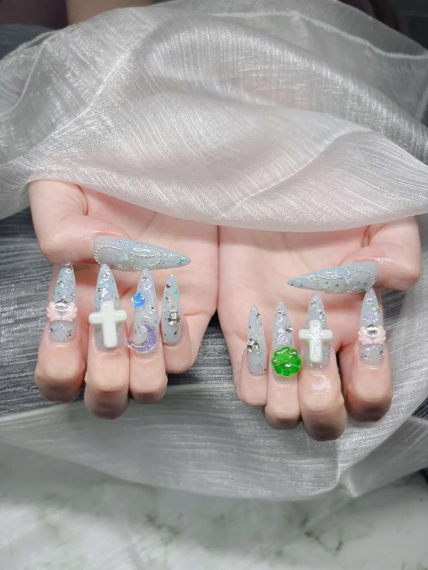 ネイル ハンドネイル Lee Nailsのネイルデザイン