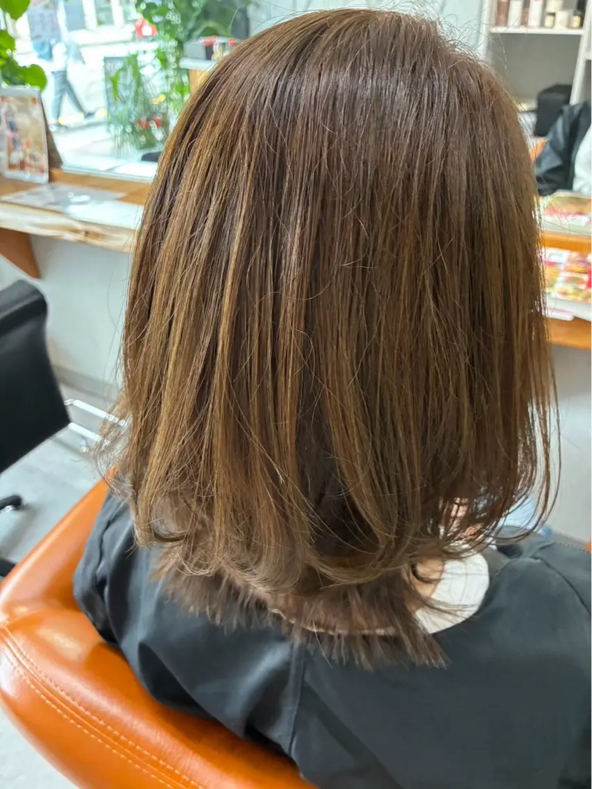 ミディアム カット ヘアカラー トリートメント 森 まりのヘアスタイル
