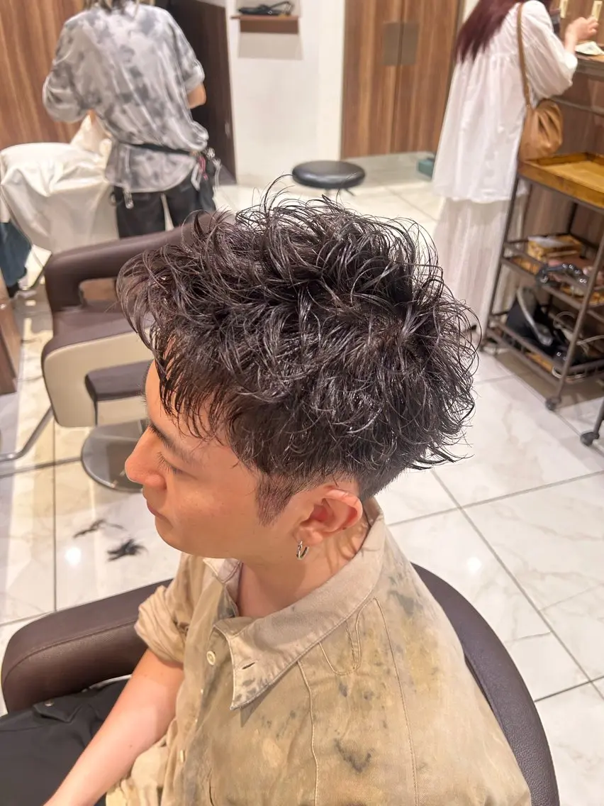 パーマ メンズ カット パーマ リノ🖤うる艶 縮毛矯正🖤🇰🇷のヘアスタイル