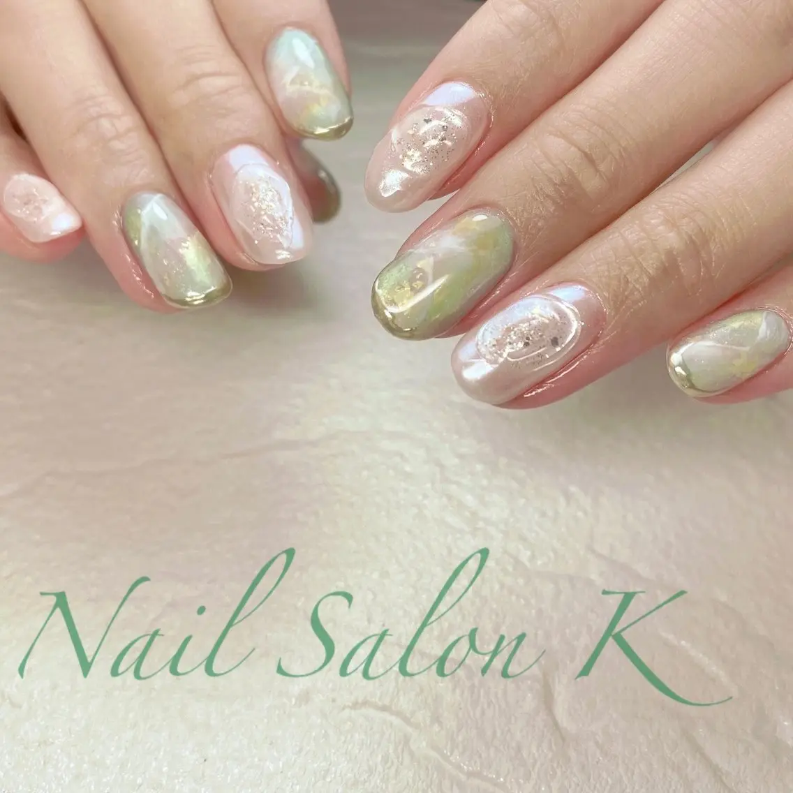 ネイル グリーン ミラーネイル ニュアンスネイル ホワイト ハンドネイル Nail Salon K 🧸美爪育成のネイルデザイン