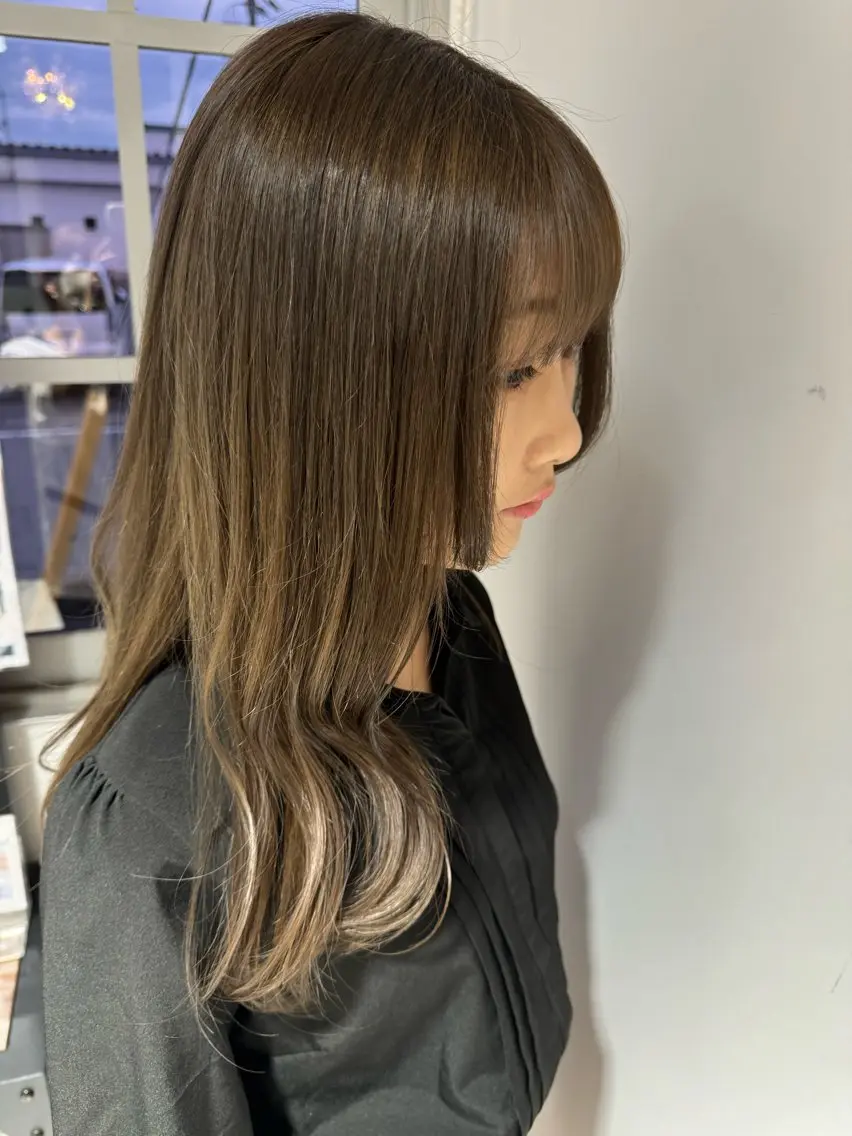 ロング カット ヘアカラー 小谷野 真優のヘアスタイル