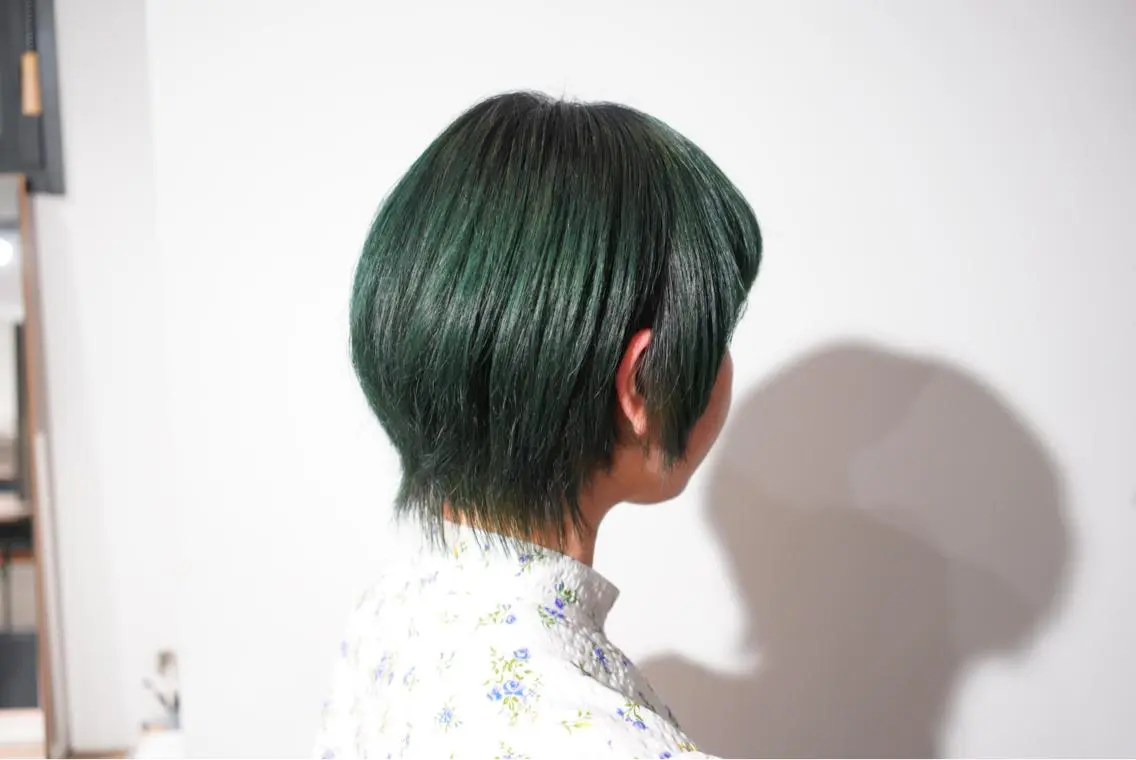 ショート カラー ヘアカラー トリートメント ハイトーン/レイヤー /ケアブリーチ石川治のヘアスタイル