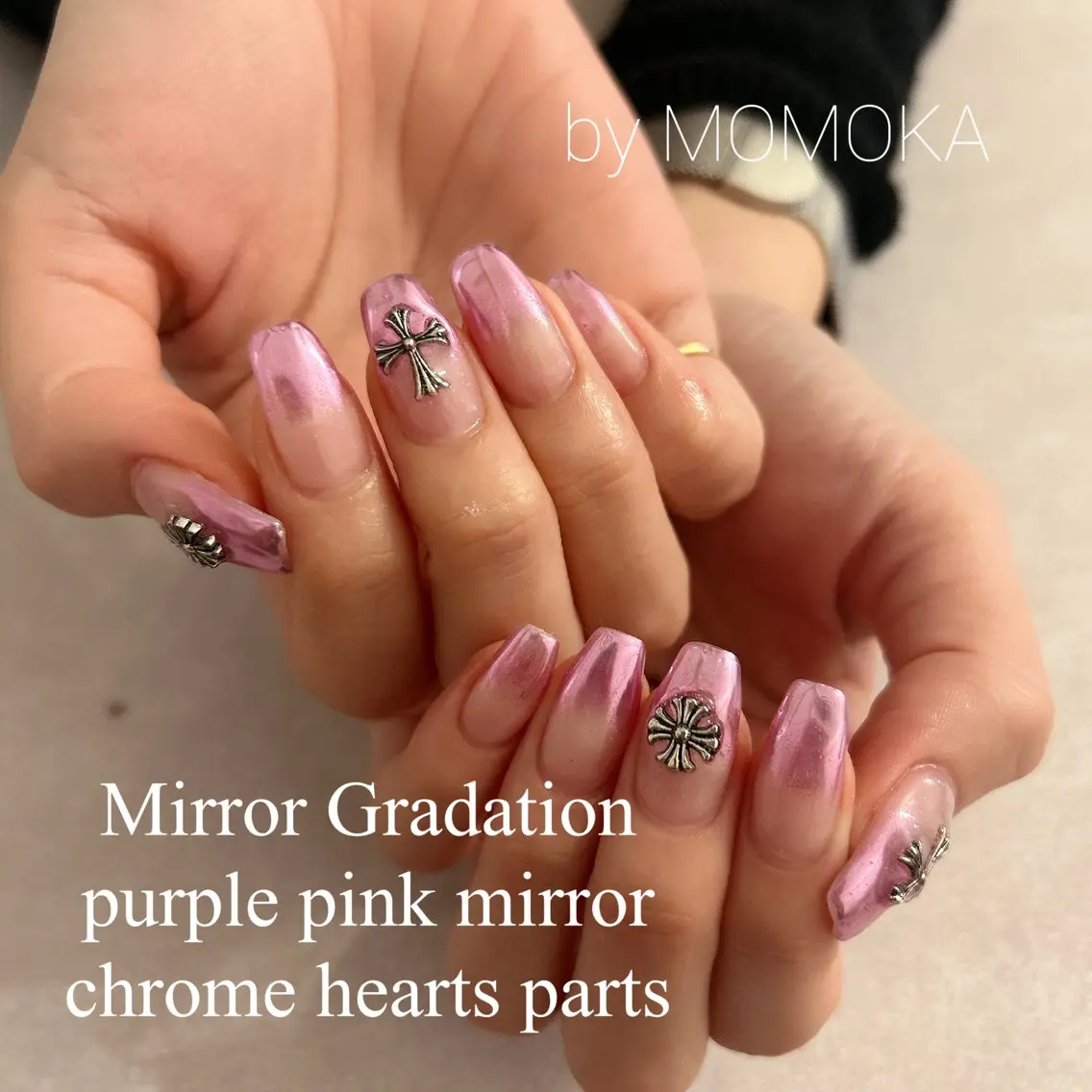 ネイル グラデーション ミラーネイル ピンク Momo nailsalonのネイルデザイン