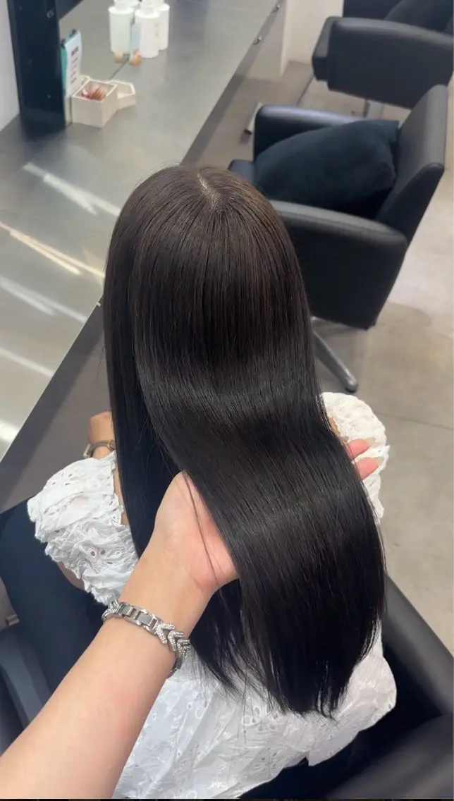 ロング カラー Core茶屋町 HINATAのヘアスタイル