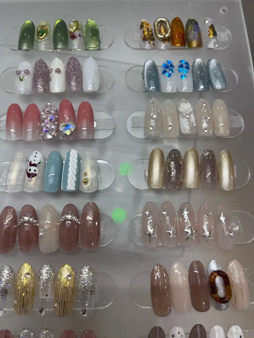 ネイル ハンドネイル MoonNail ユリ🌸のネイルデザイン