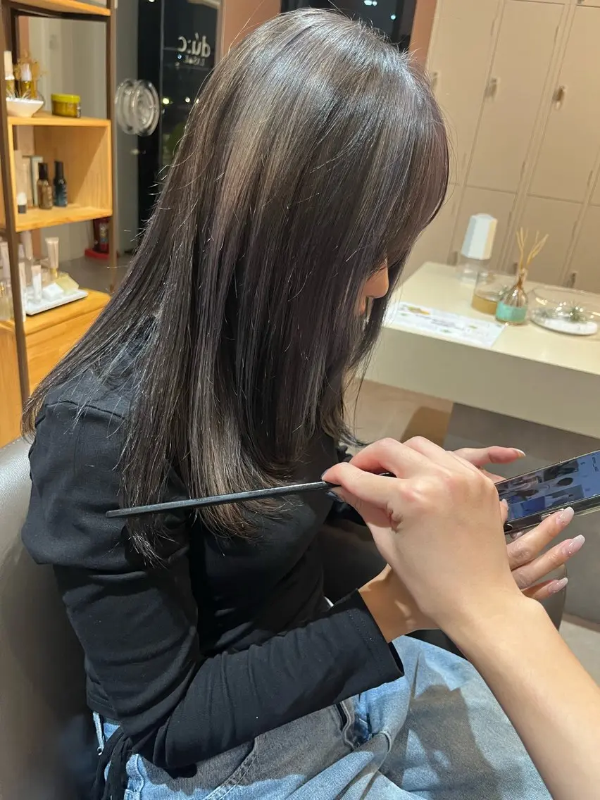 ロング 顔まわりレイヤー 顔周りカット レイヤーカット カット 坂本 翔のヘアスタイル