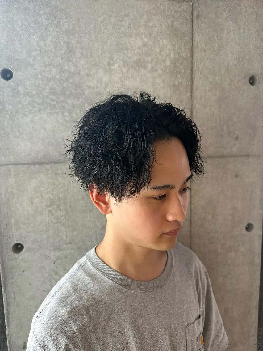 パーマ メンズ メンズ就活ヘア メンズパーマ 波巻きパーマ スパイラルパーマ 梅田中崎町メンズ 美容師ユースケのヘアスタイル