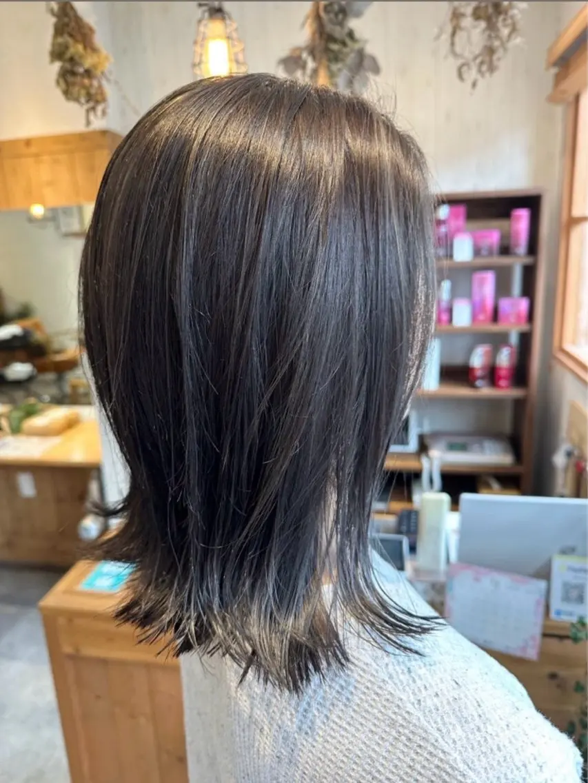 カラー ヘアカラー はやさか しおんのヘアスタイル