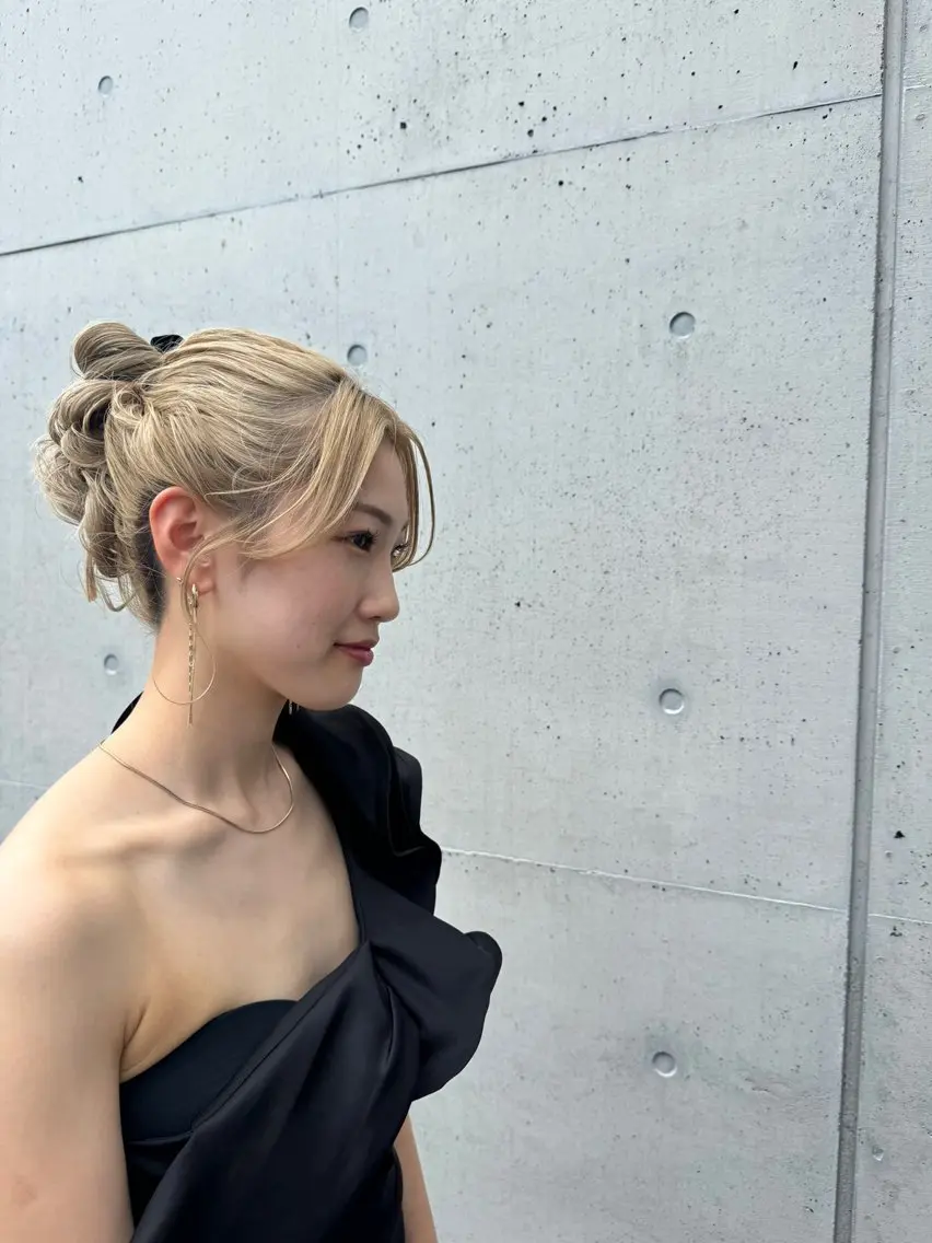 セミロング ヘアアレンジ ヘアセット 秋元 菜摘のヘアスタイル