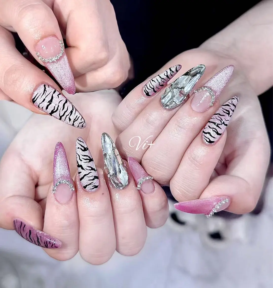 ネイル ハンドネイル ✨Nailsalon Vi+✨のネイルデザイン