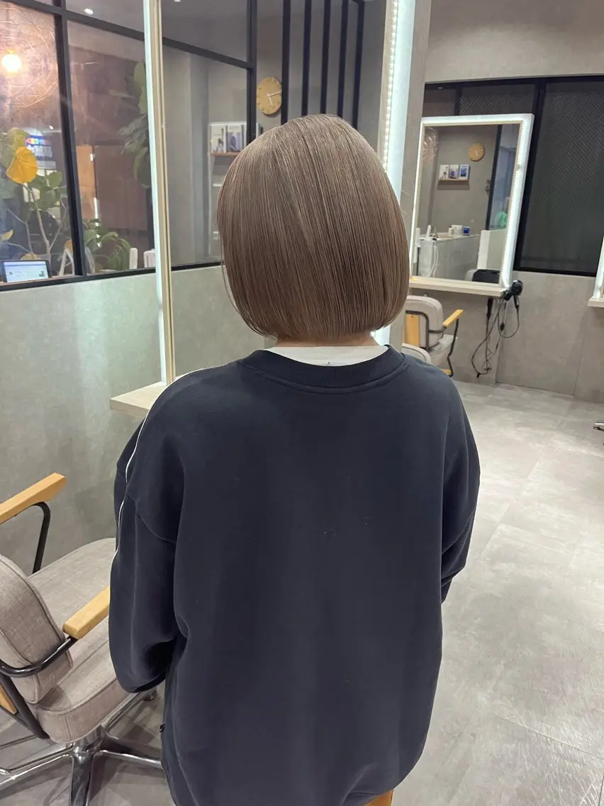 ショート カラー バレイヤージュ ベージュカラー ブリーチ ケアブリーチ ダブルカラー 長谷川 湧のヘアスタイル