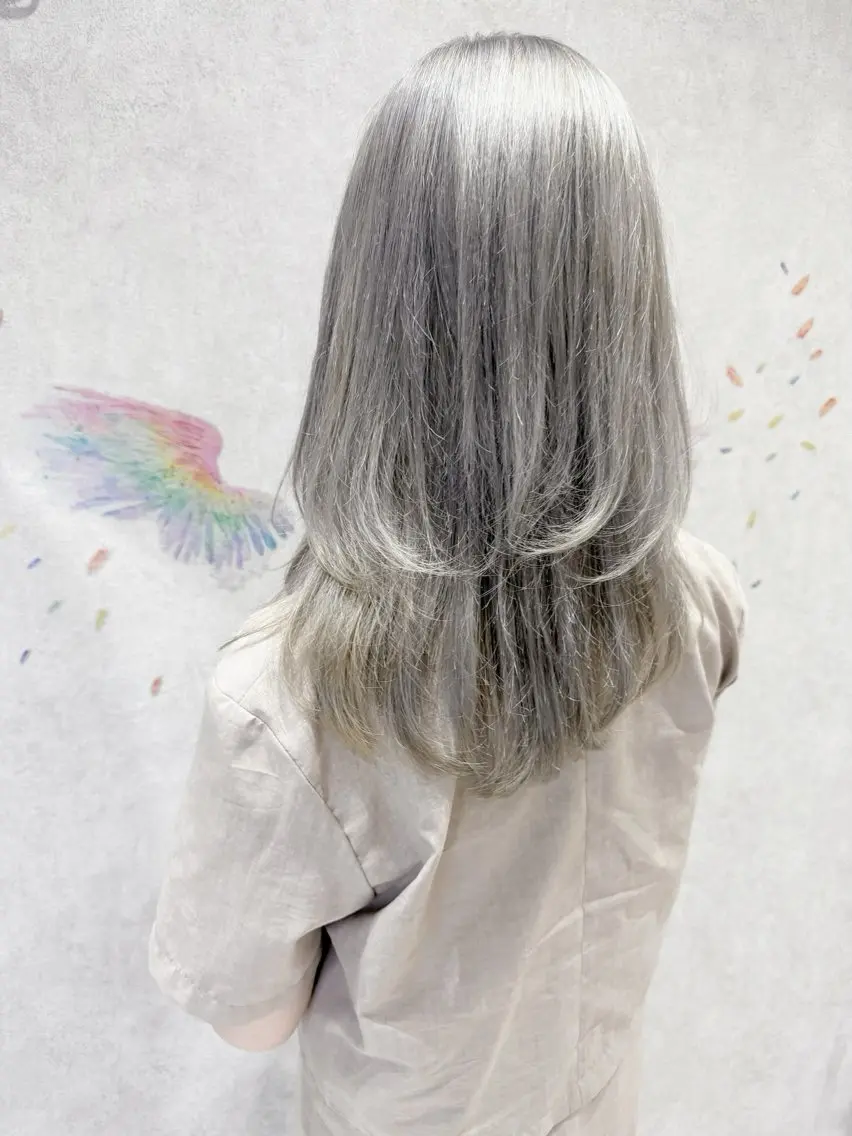セミロング カラー ブリーチ カット ヘアカラー トリートメント 韓国ヘアー🦄ྀི オタク美容師🌈山本のヘアスタイル