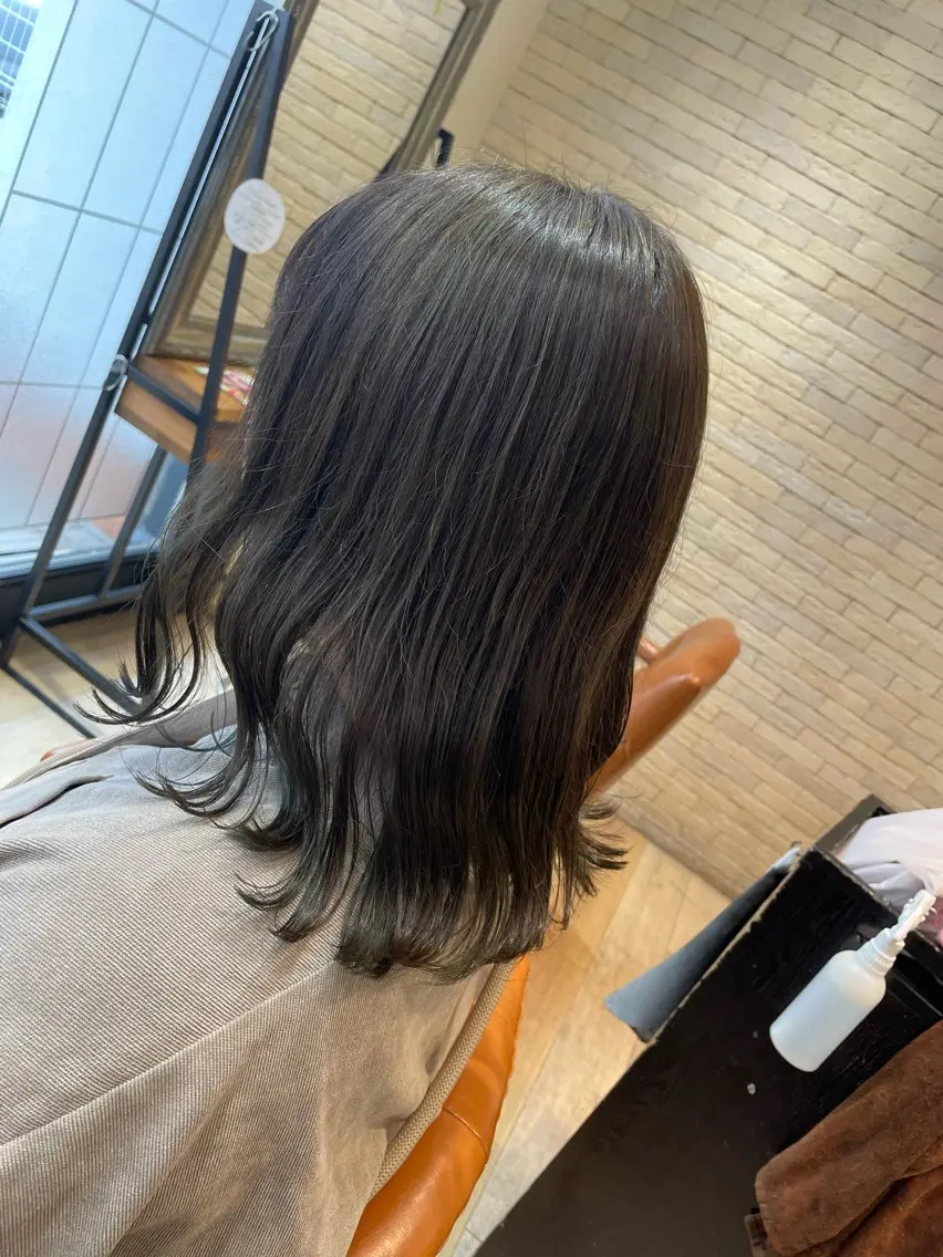 ミディアム カラー 松尾 遥花のヘアスタイル