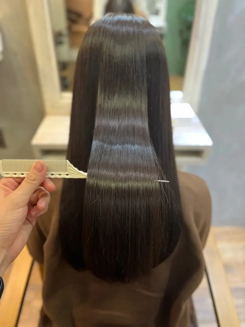 🩵平日限定🩵髪質改善ULTOWA +低ダメージカラー16500→9000円🩵🩵の写真