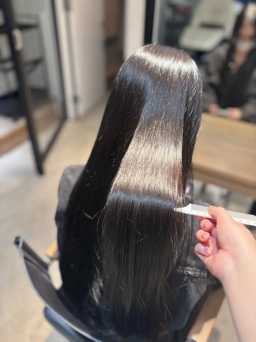 ロング 末政 李椛のヘアスタイル