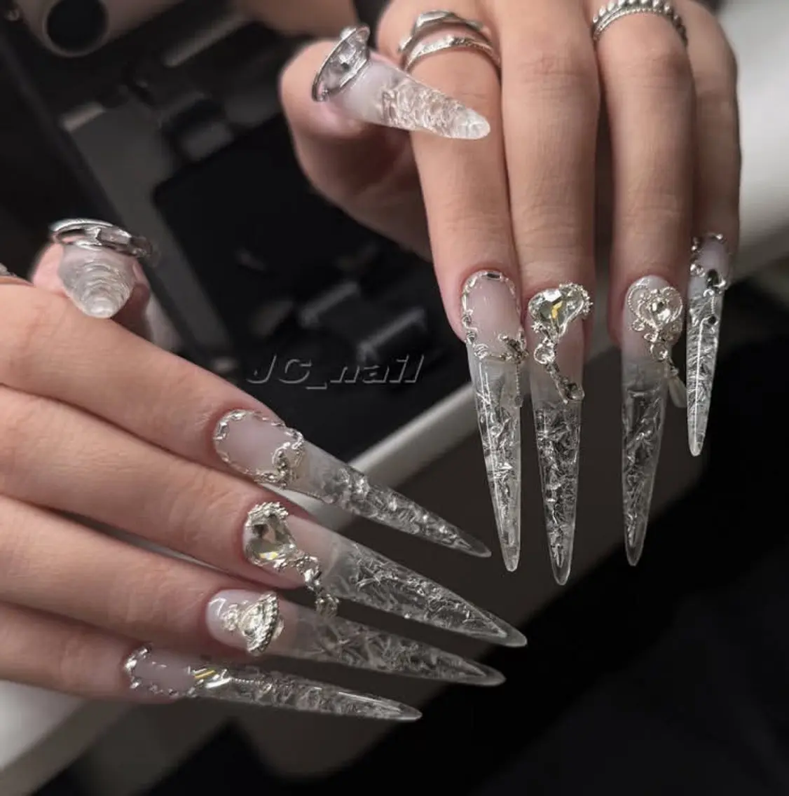 ネイル 長さ出し ガーリー キラキラネイル 韓国ネイル 水色 ハンドネイル ICE Nailsのネイルデザイン