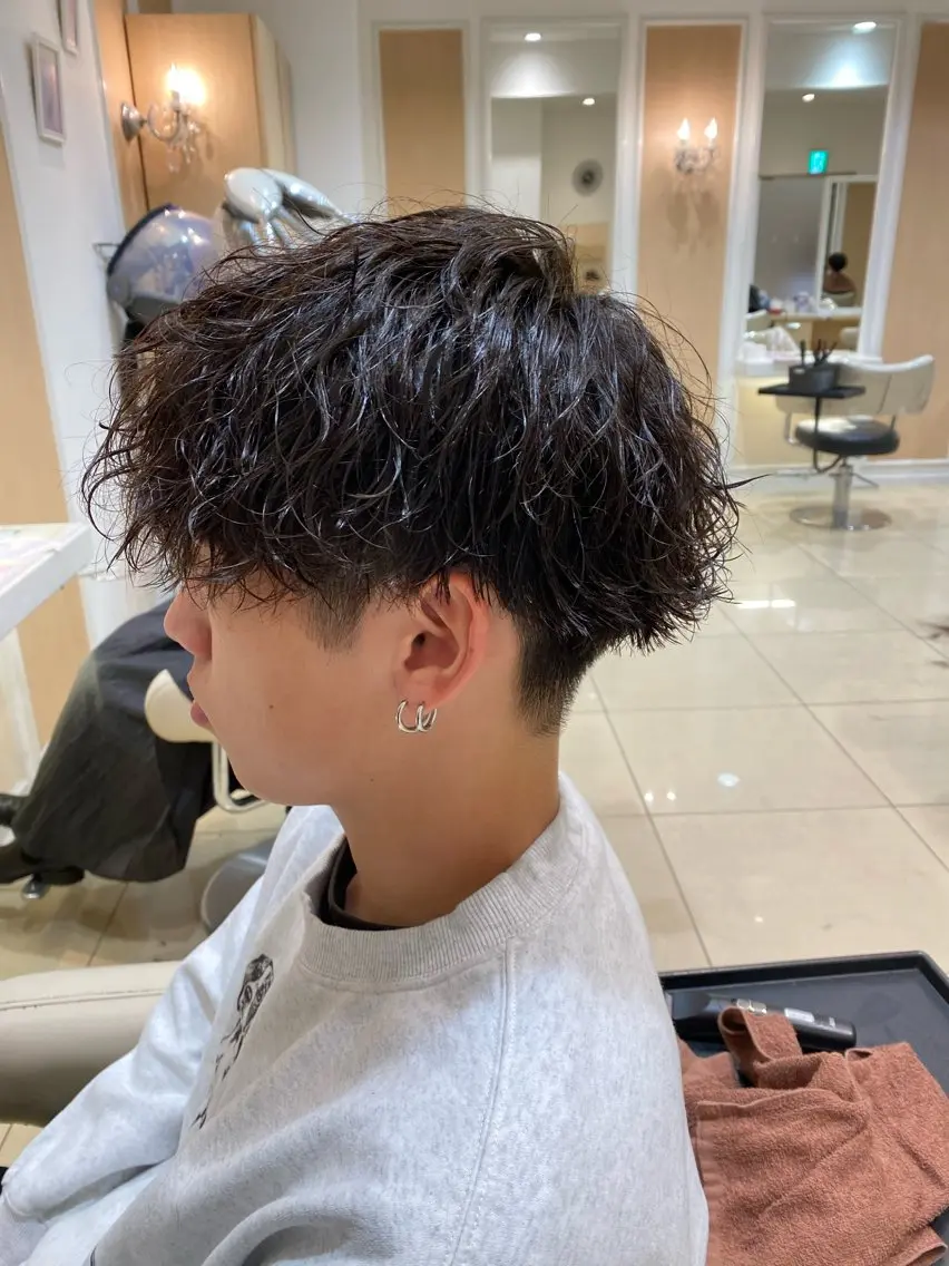 ショート パーマ メンズ カット パーマ メンズ特化型美容師 栗山勇人のヘアスタイル