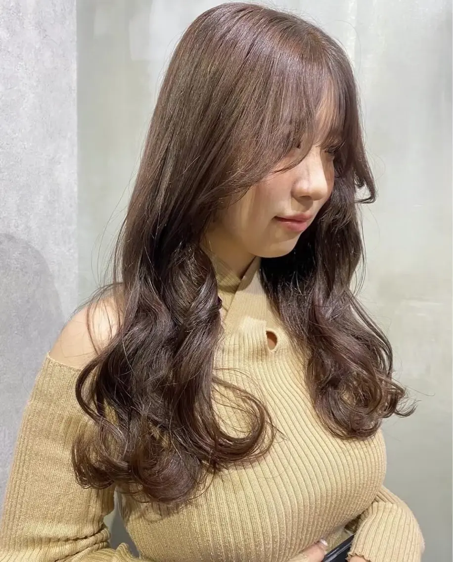 ロング ヘアカラー トリートメント ヘッドスパ qpulaあいみ 透明感カラーのヘアスタイル