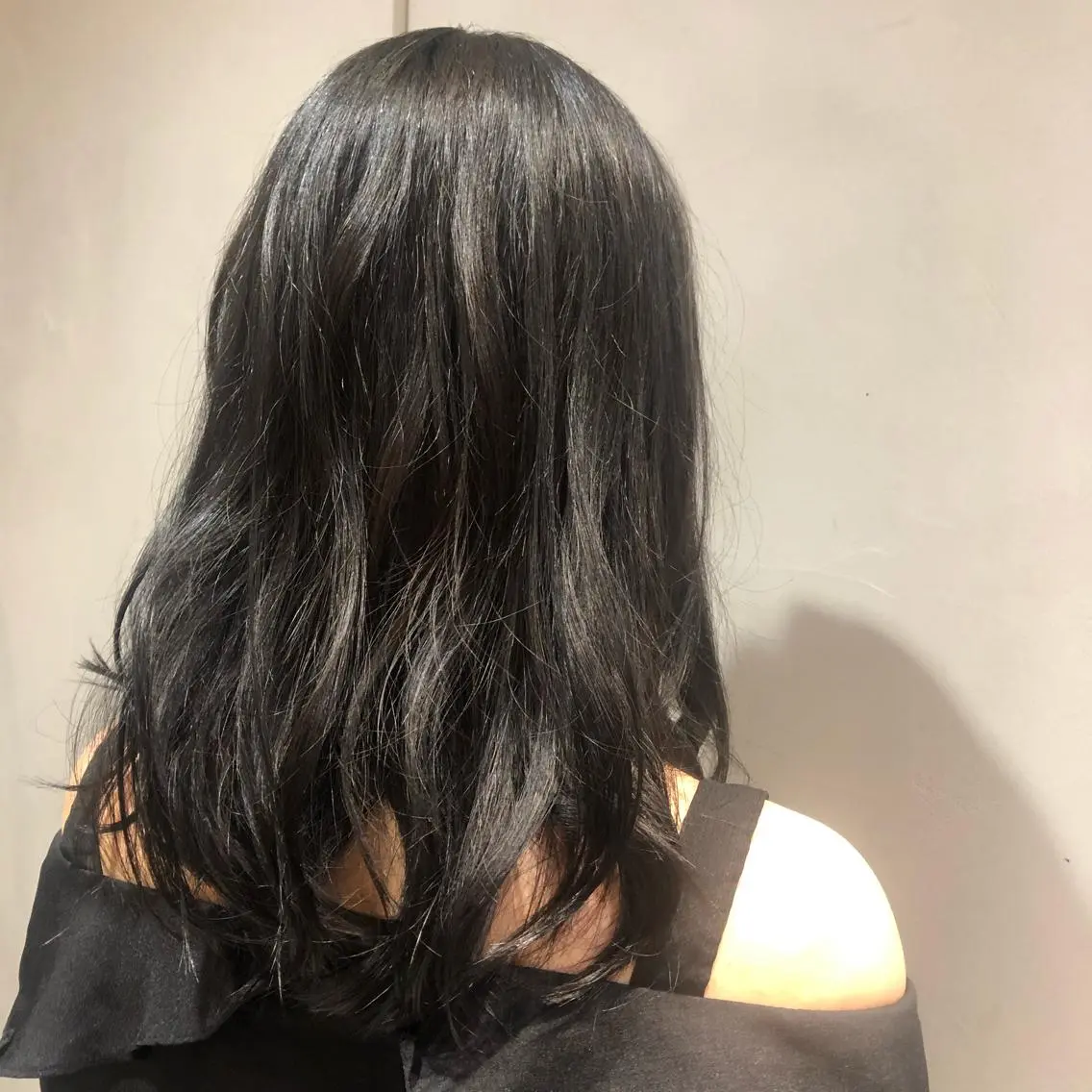 ミディアム カラー カジュアルを女っぽく 𝗮𝘆𝗮𝗰𝗼のヘアスタイル